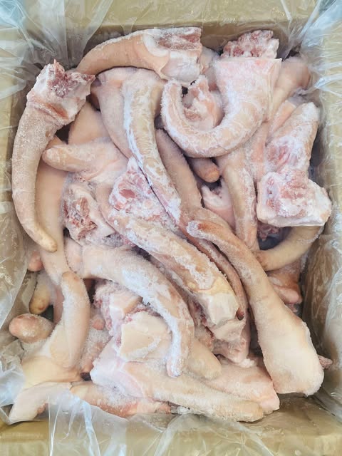 Đuôi heo - Chưa cắt, nguyên thùng 豚テール